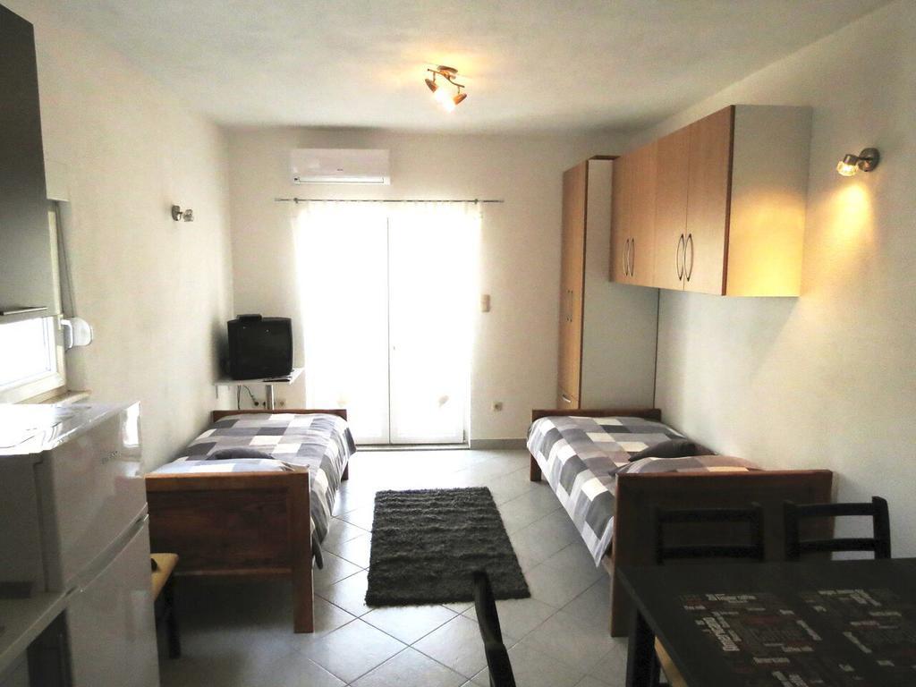 Apartments Ljubicic Podstrana Chambre photo
