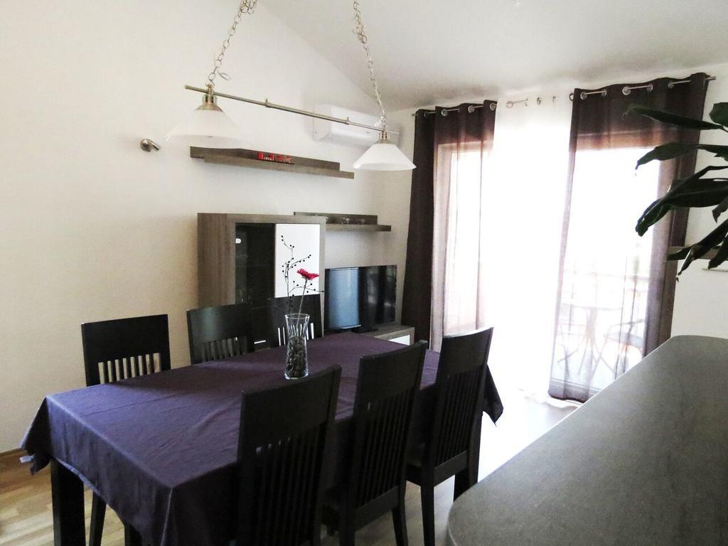 Apartments Ljubicic Podstrana Chambre photo