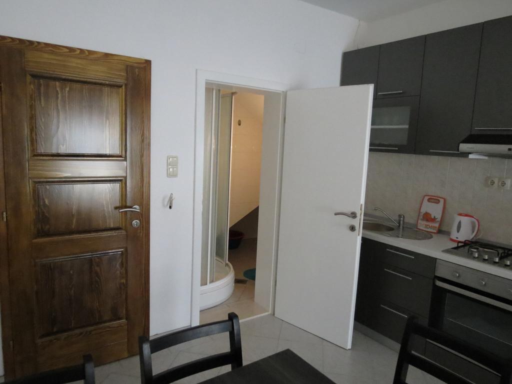 Apartments Ljubicic Podstrana Chambre photo
