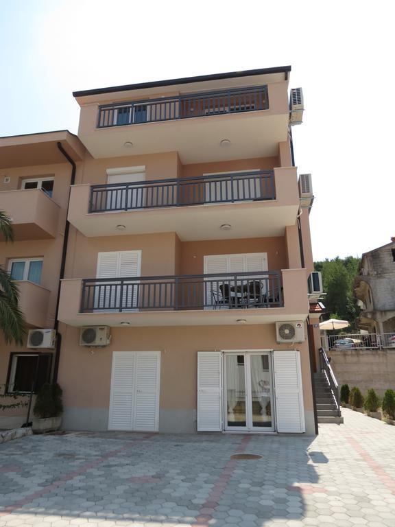 Apartments Ljubicic Podstrana Extérieur photo